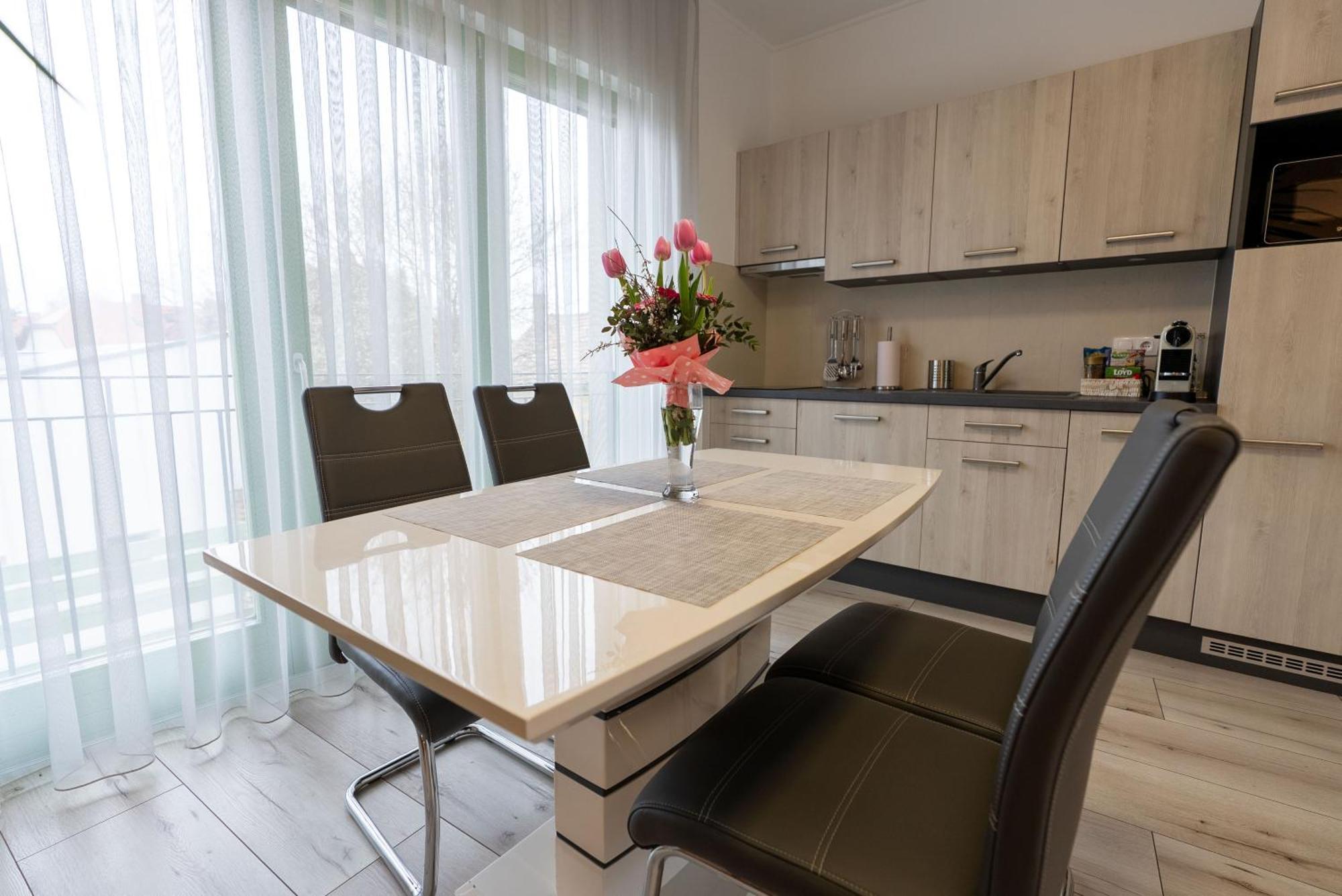 Jokai Apartman Dunafoldvar Dış mekan fotoğraf