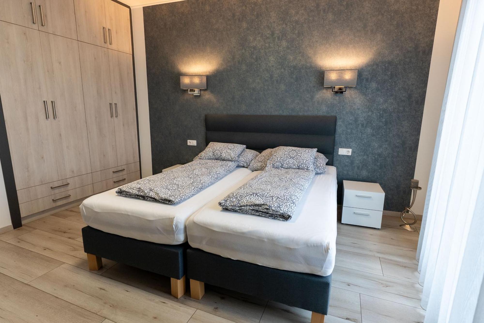Jokai Apartman Dunafoldvar Dış mekan fotoğraf