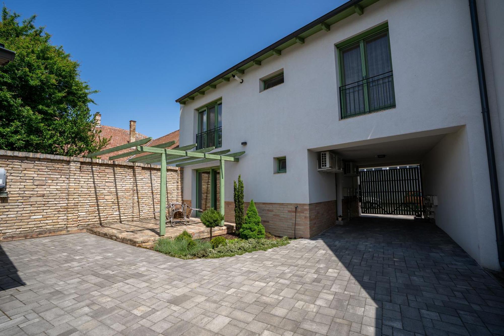Jokai Apartman Dunafoldvar Dış mekan fotoğraf