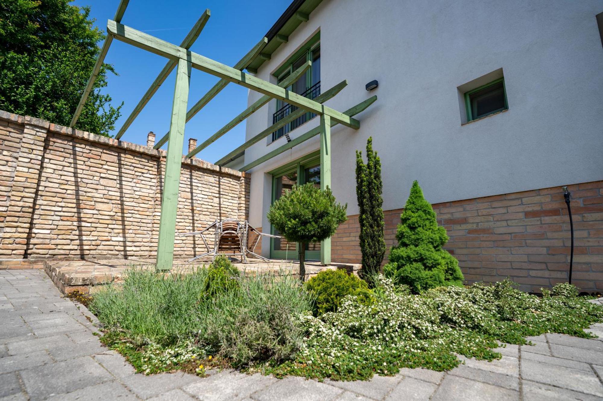 Jokai Apartman Dunafoldvar Dış mekan fotoğraf